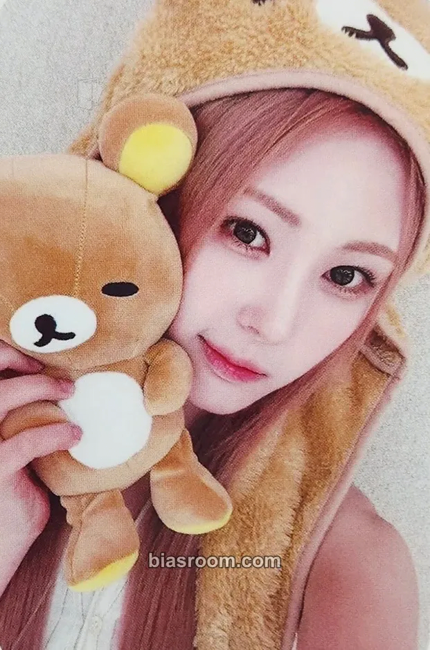 Hwayeon sweet tang Photocard - ifeye - ifeye K-pop photocard