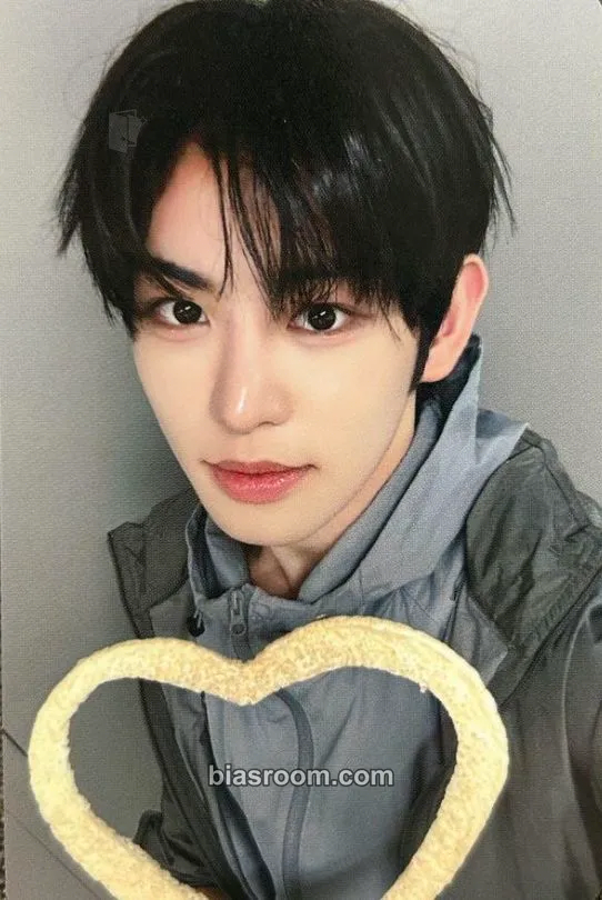 Minje Flip It, Kick It! Photocard - KickFlip - KickFlip K-pop photocard