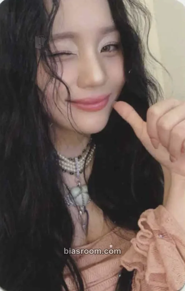 VIVIZ - Umji - VOYAGE Album soundwave round 1 video call (fancall)