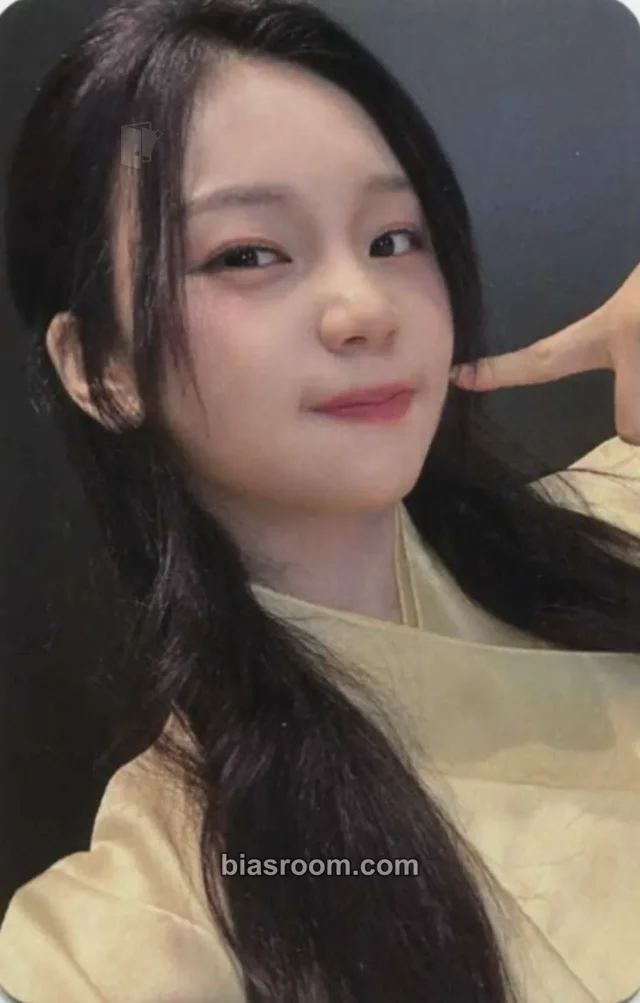 VIVIZ - Umji - VOYAGE Album everline video call (fancall) round 6