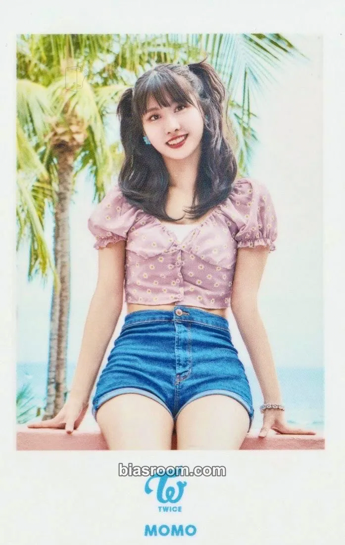 Momo Twaii’s Shop Pop-Up Store Photocard - TWICE - TWICE K-pop photocard