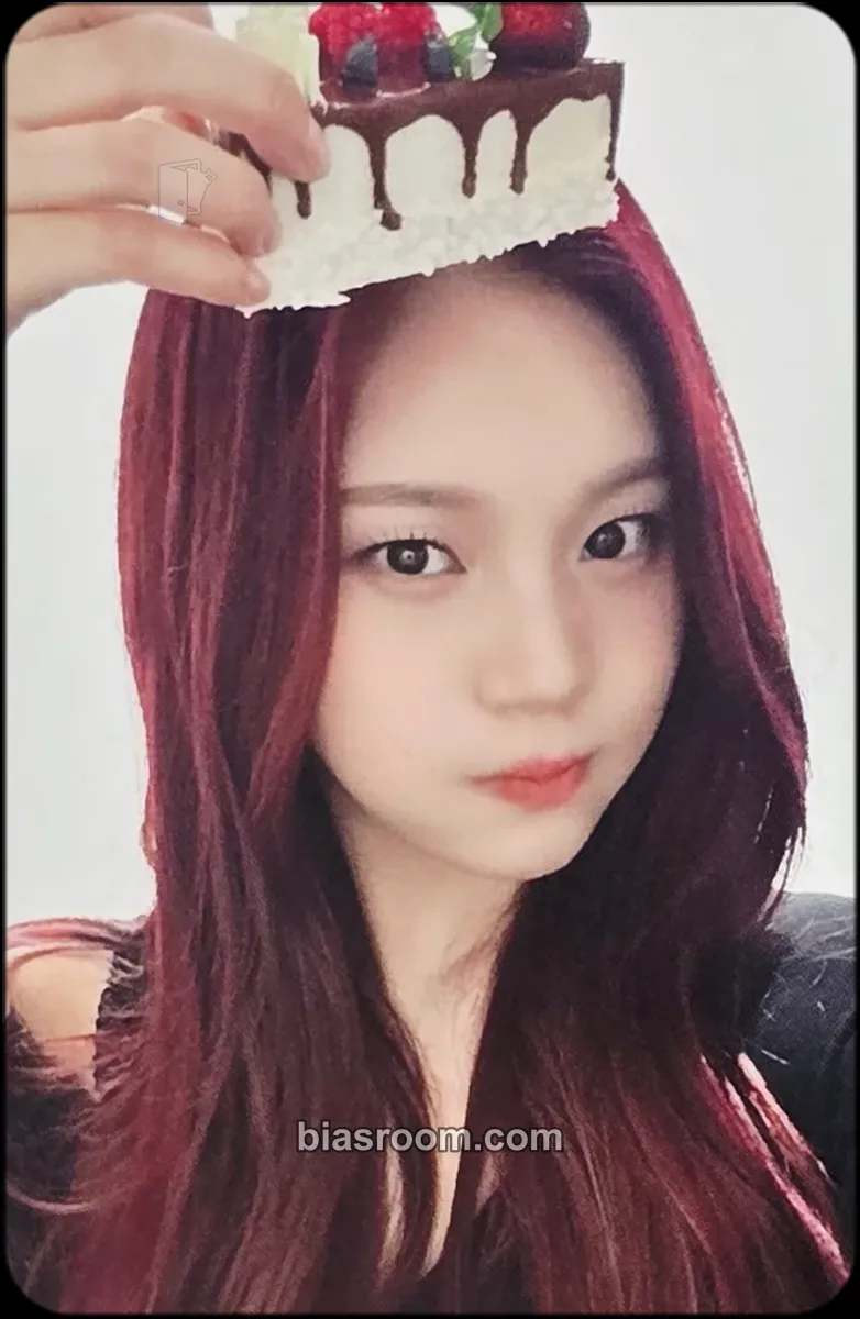 Umji A Montage of ( ) Photocard - VIVIZ - VIVIZ K-pop photocard
