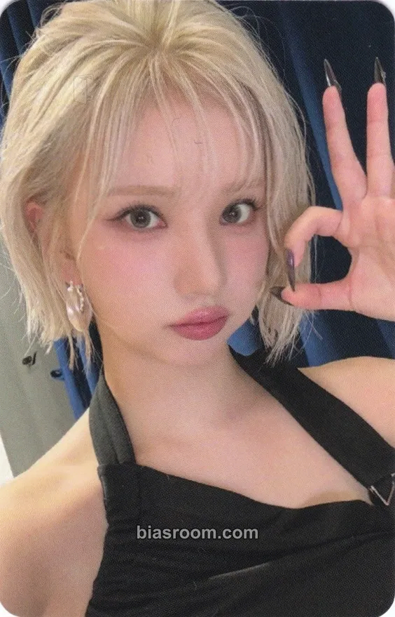 Eunha A Montage of ( ) Photocard - VIVIZ - VIVIZ K-pop photocard