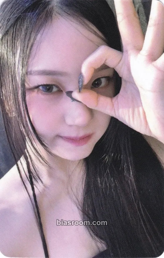 Umji A Montage of ( ) Photocard - VIVIZ - VIVIZ K-pop photocard