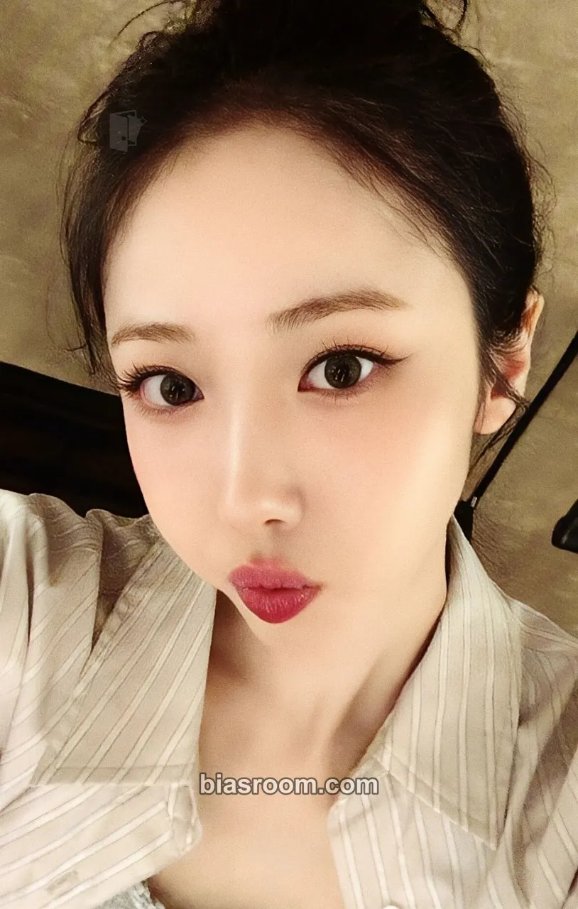 SinB A Montage of ( ) Photocard - VIVIZ - VIVIZ K-pop photocard