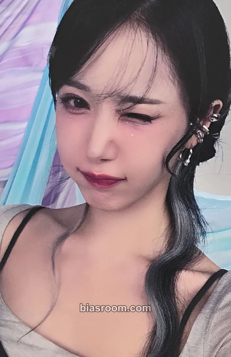SinB A Montage of ( ) Photocard - VIVIZ - VIVIZ K-pop photocard