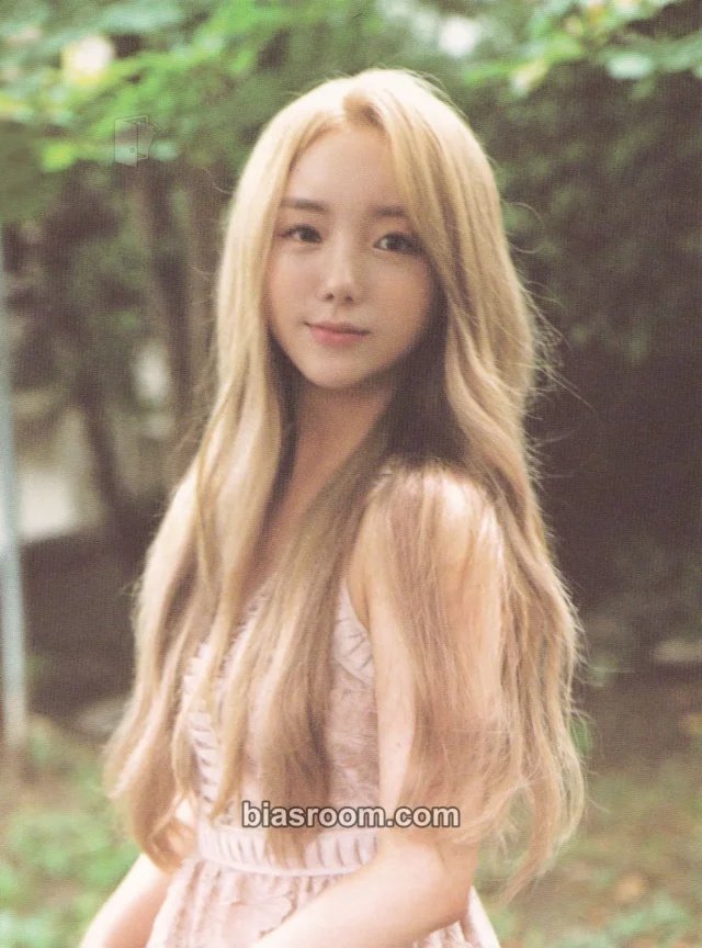 Kim Ji-yeon - Kim Jiyeon (Kei) - Over and Over Album postcard