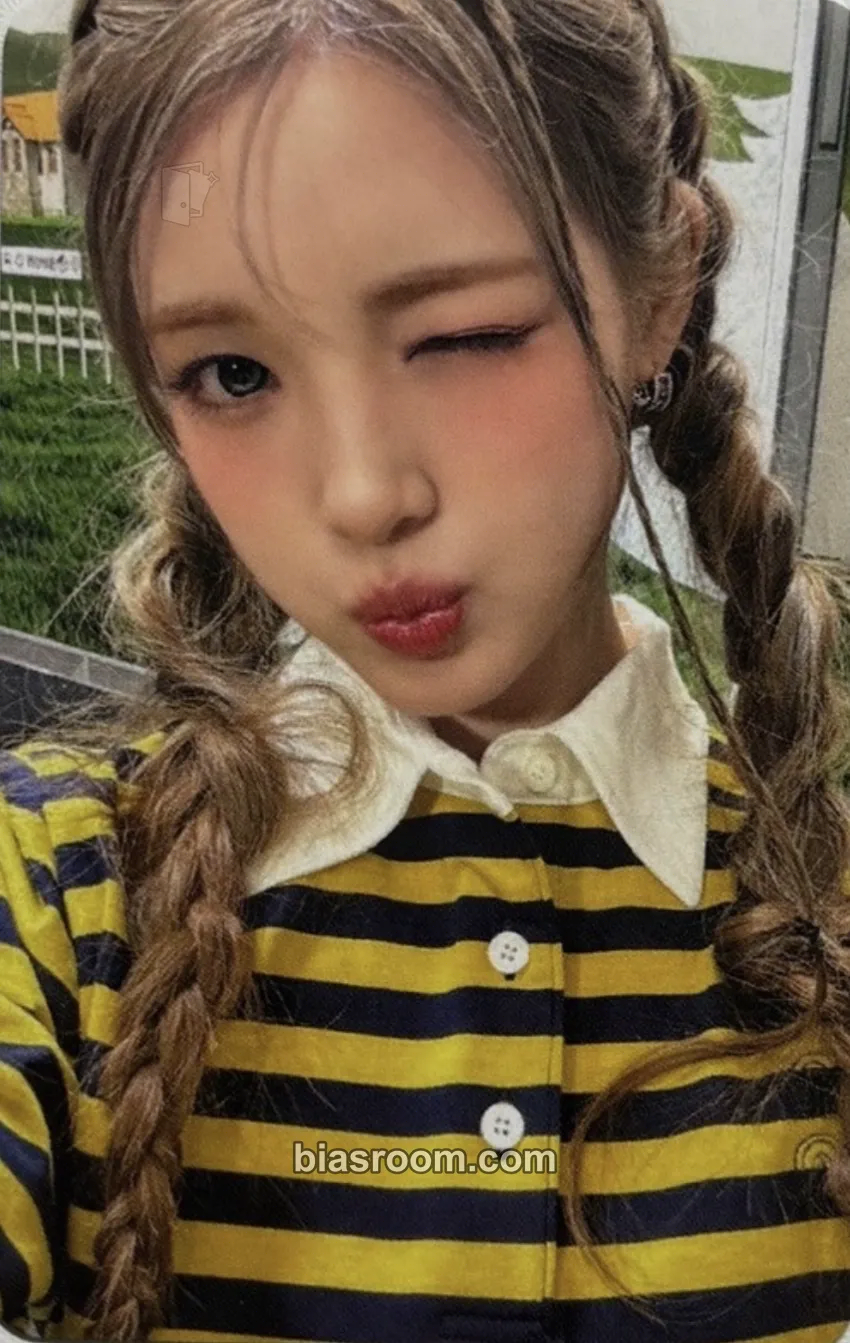 Yuha RUDE! Photocard - Hearts2Hearts - Hearts2Hearts K-pop photocard