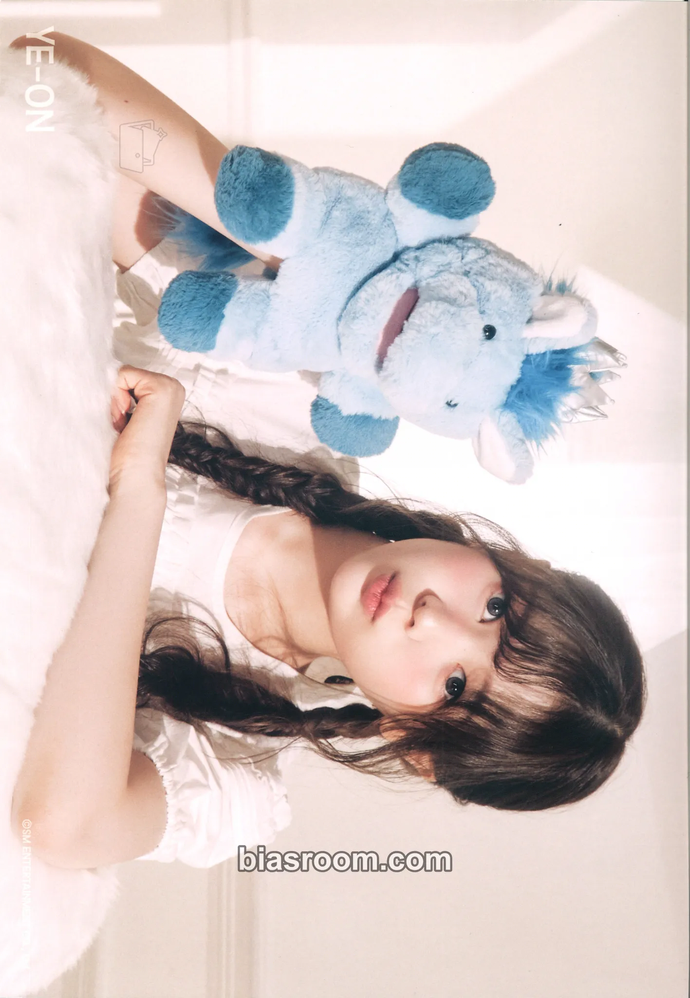 Ye-on House of H : Hide And Seek Photocard - Hearts2Hearts - Hearts2Hearts K-pop photocard