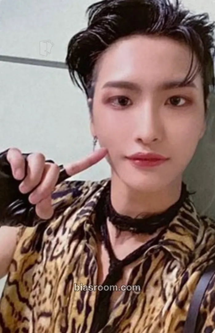 Seonghwa THE WORLD EP.1 : MOVEMENT Photocard - ATEEZ - ATEEZ K-pop photocard