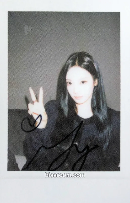 Ningning Rich Man Photocard - aespa - aespa K-pop photocard