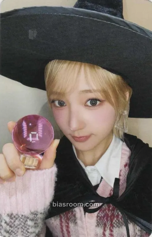 Jiyu Delulu Pack Photocard - KiiiKiii - KiiiKiii K-pop photocard