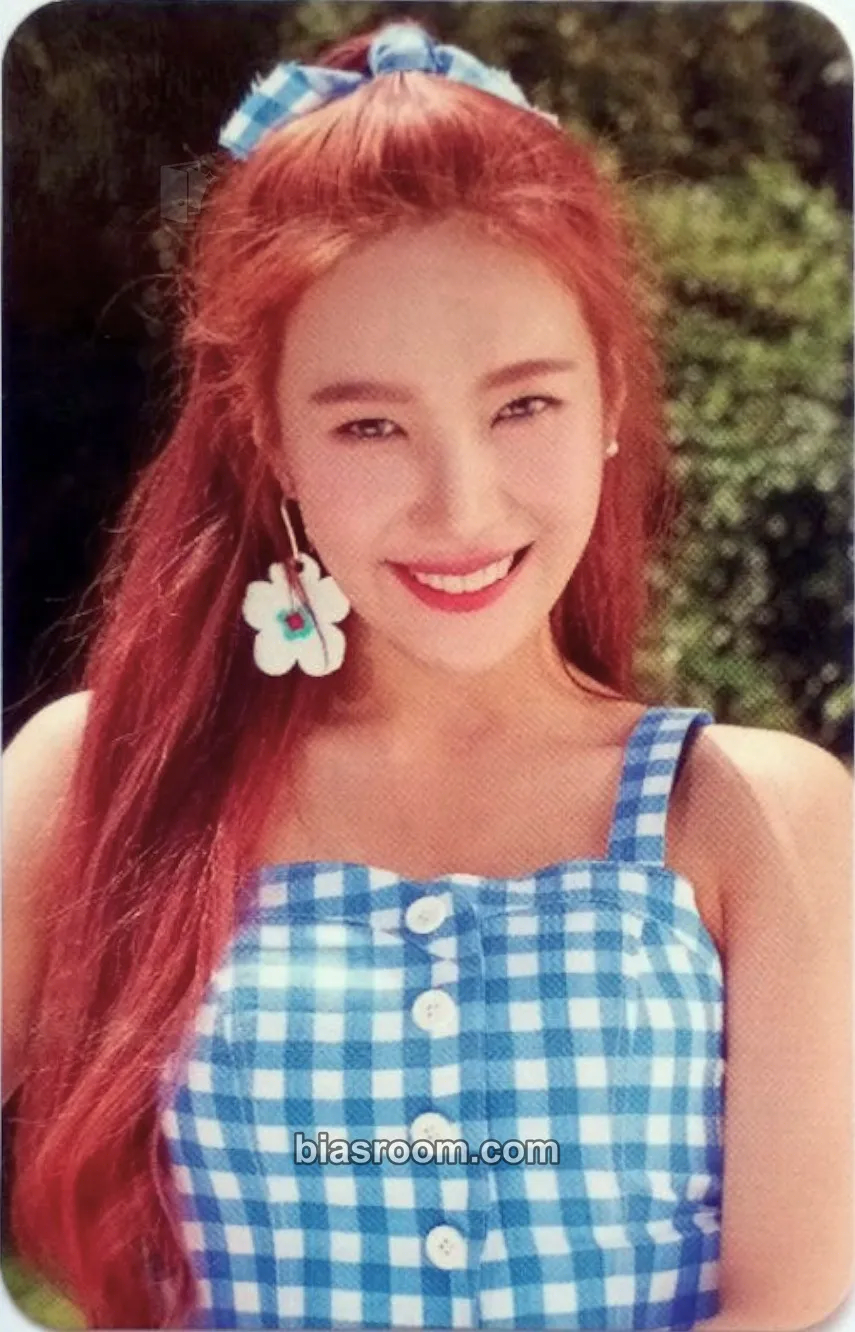 Joy 2019 SM ARTIST + PANTONE Photocard - Red Velvet - Red Velvet K-pop photocard