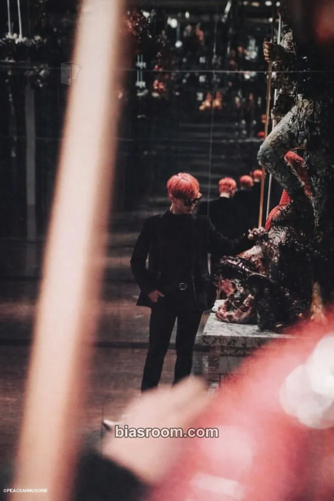 G-Dragon PEACEMINUSONE Exhibition Photocard - G-Dragon K-pop photocard