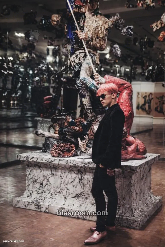 G-Dragon PEACEMINUSONE Exhibition Photocard - G-Dragon K-pop photocard