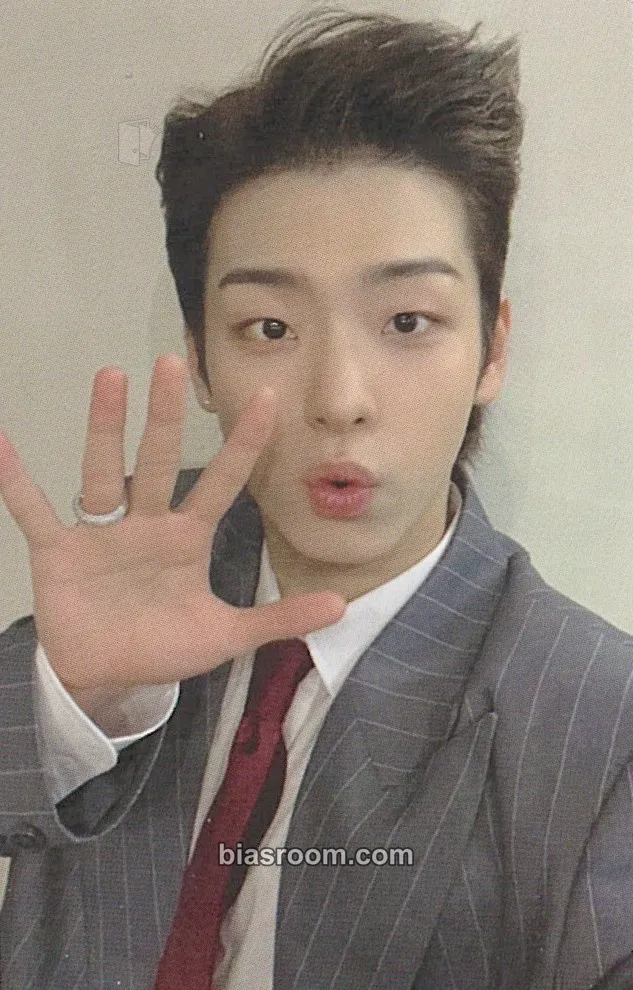 Dogyun Yaho - Learn Hangul Guidebook Photocard - 82Major - 82Major K-pop photocard