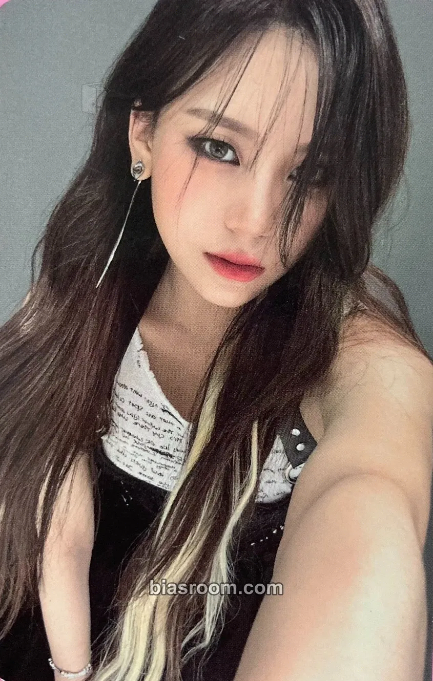 Umji VERSUS Photocard - VIVIZ - VIVIZ K-pop photocard