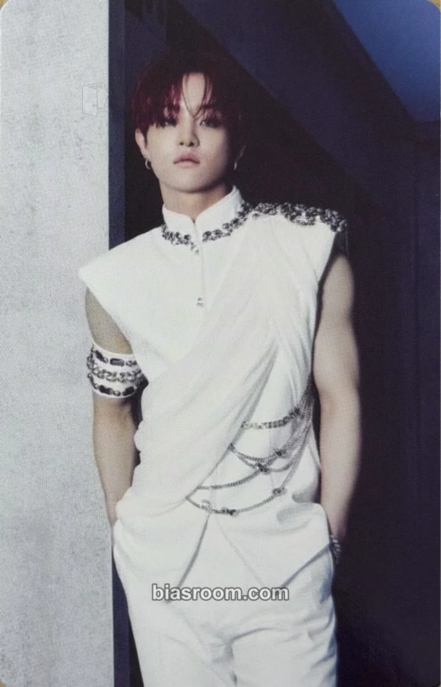 TREASURE - Jihoon - REBOOT Album album photocard version 2 photobook version concept photocard