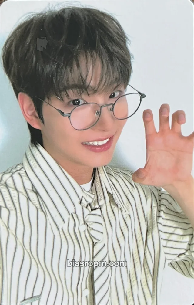 B.D.U - Minseo - Wishpool Album light version album photocard