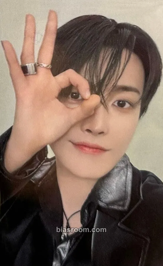 Hongjoong Ashes to Light Photocard - ATEEZ - ATEEZ K-pop photocard