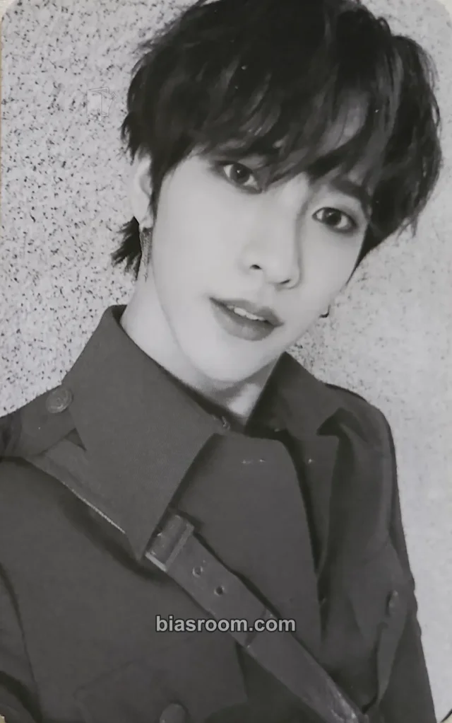 OnlyOneOf - Nine - line sun goodness Album album photocard black version