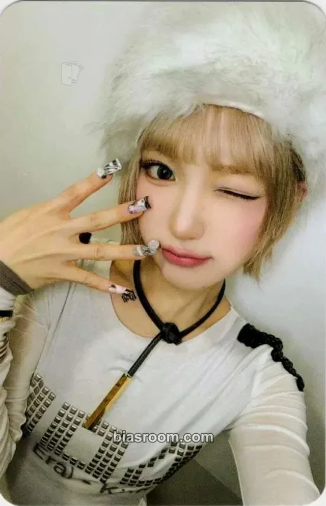 KiiiKiii - Jiyu - Delulu Pack Album fansign video call (fancall) soundwave round 1