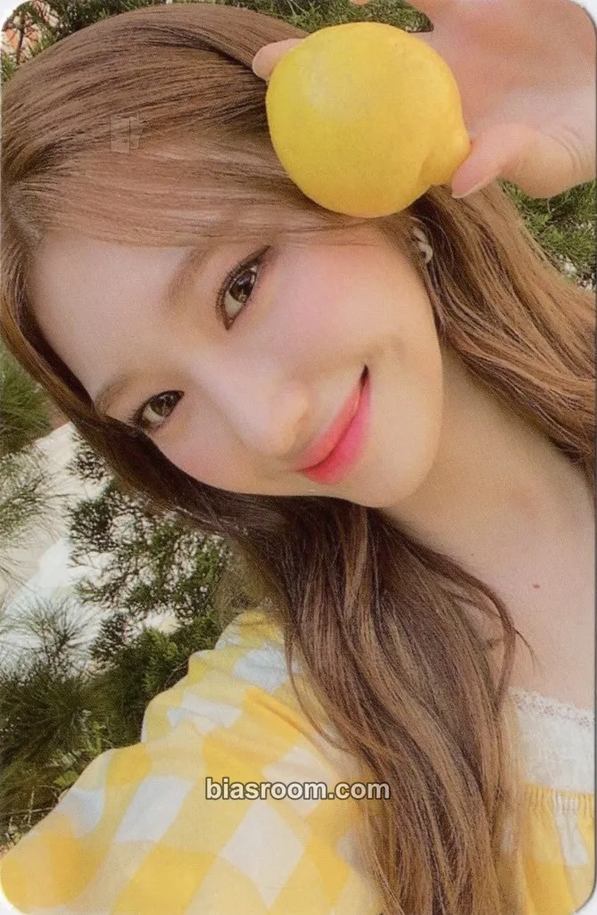 Suyun Season's Greetings 2022 Photocard - Rocket Punch - Rocket Punch K-pop photocard