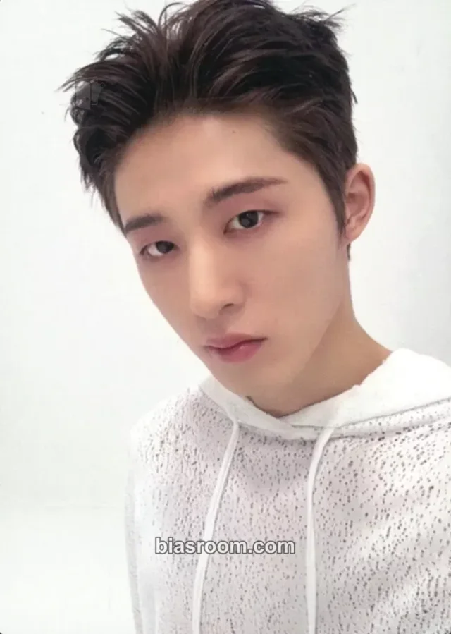 B.I - B.I - Tadaima Album photobook version album photocard