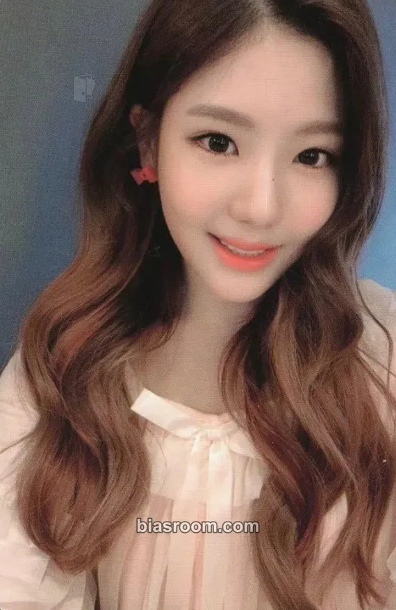 Hyeyeon Act 3: Chococo Factory Photocard - gugudan - gugudan K-pop photocard