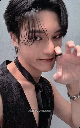 Wooyoung THE WORLD EP.PARADIGM Photocard - ATEEZ - ATEEZ K-pop photocard