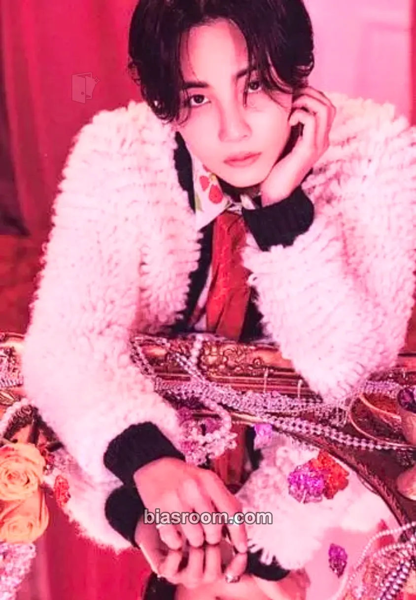 Jeonghan 2023 Season's Greetings Photocard - SEVENTEEN - SEVENTEEN K-pop photocard
