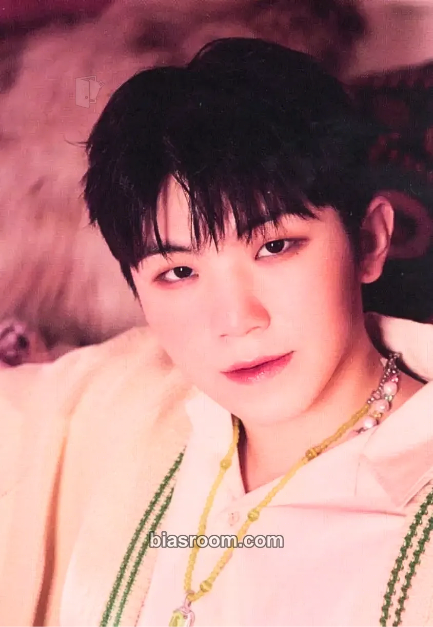 Woozi 2023 Season's Greetings Photocard - SEVENTEEN - SEVENTEEN K-pop photocard