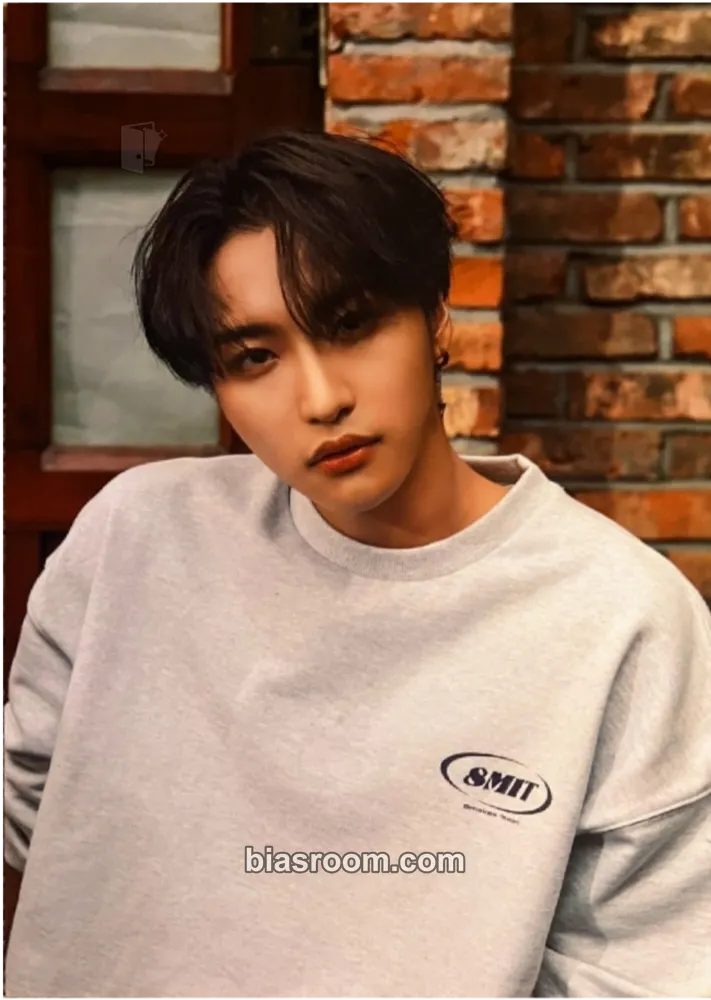Seonghwa Wonderwall Merchline Photocard - ATEEZ - ATEEZ K-pop photocard