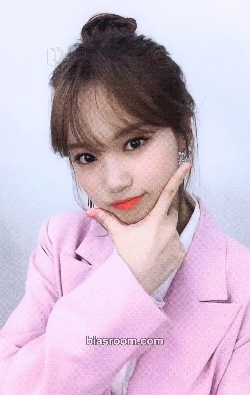 Kim Chaewon BLOOM*IZ Photocard - IZ*ONE - IZ*ONE K-pop photocard