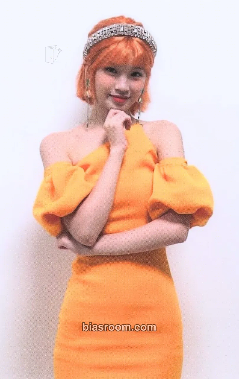 Kim Chaewon BLOOM*IZ Photocard - IZ*ONE - IZ*ONE K-pop photocard