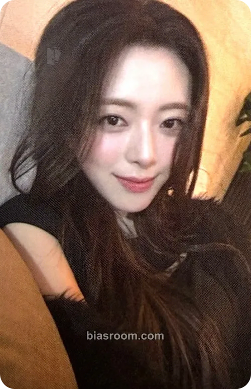 Yuna Ice Cream Photocard - ITZY - ITZY K-pop photocard