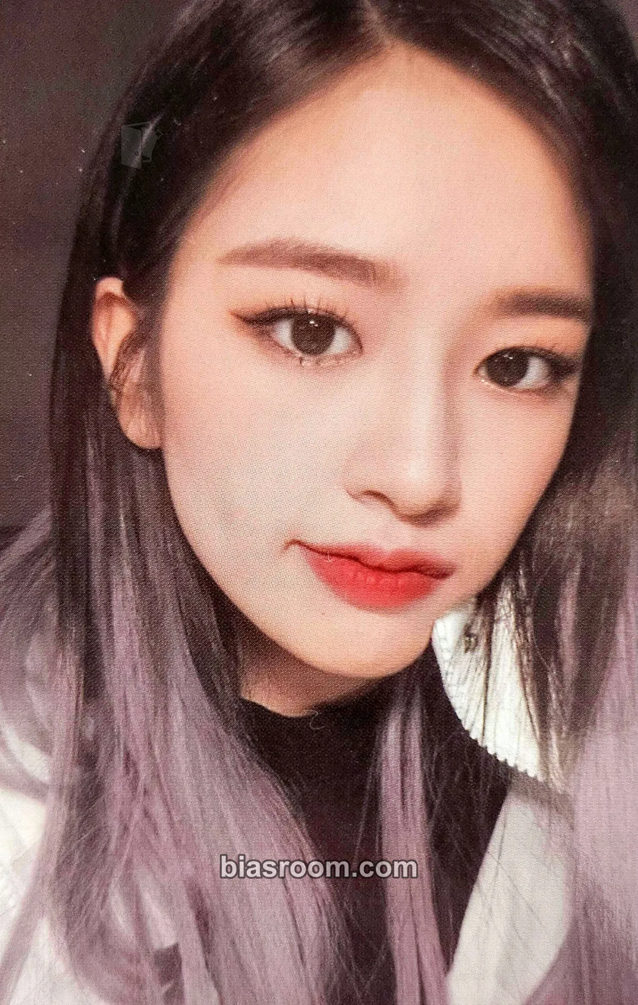 Yujin One-reeler / Act IV Photocard - IZ*ONE - IZ*ONE K-pop photocard