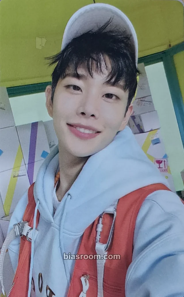 ASTRO - MJ - Happy Virus (MJ Solo) Album merch photocard photobook version