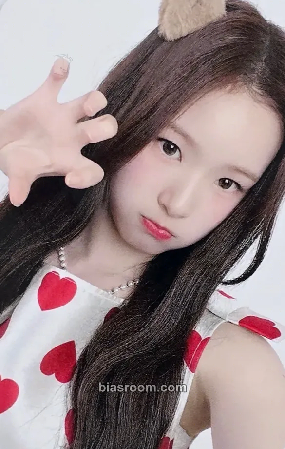 Iyoo Things we love: H Photocard - HITGS - HITGS K-pop photocard
