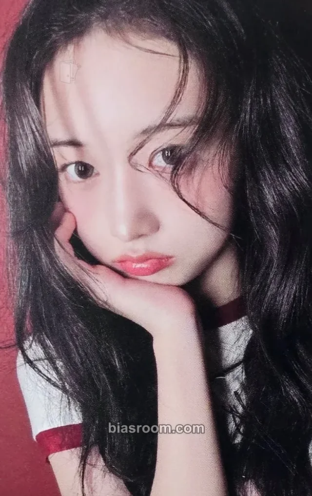 HITGS - Seohee - Things we love: H Album fromm store showcase