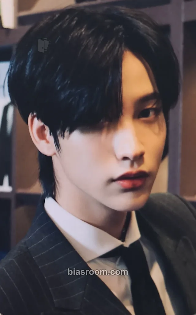 OnlyOneOf - Nine - Suit Dance (Japanese ver.) Album album photocard limited edition