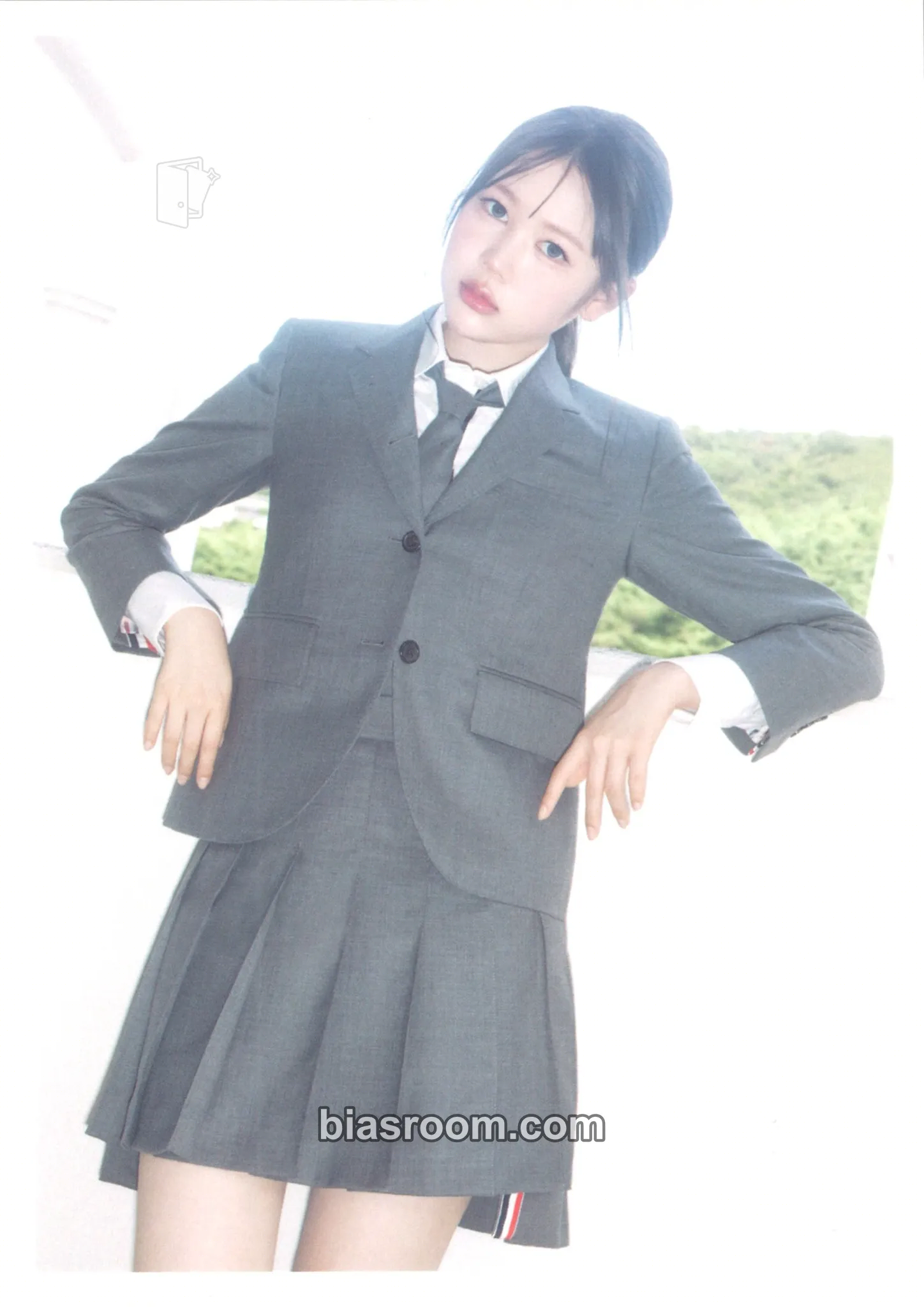 Ye-on FOCUS Photocard - Hearts2Hearts - Hearts2Hearts K-pop photocard