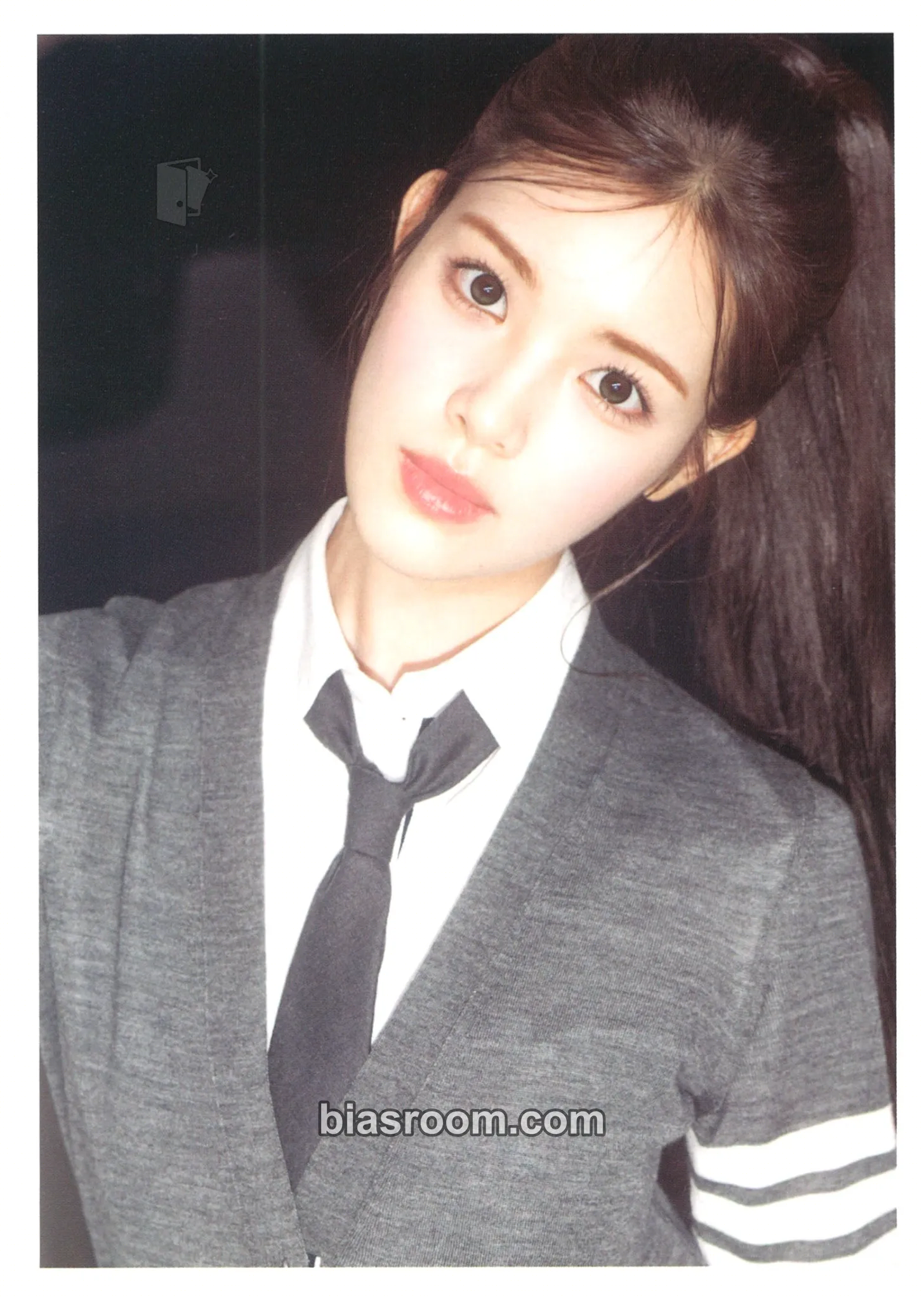 Yuha FOCUS Photocard - Hearts2Hearts - Hearts2Hearts K-pop photocard