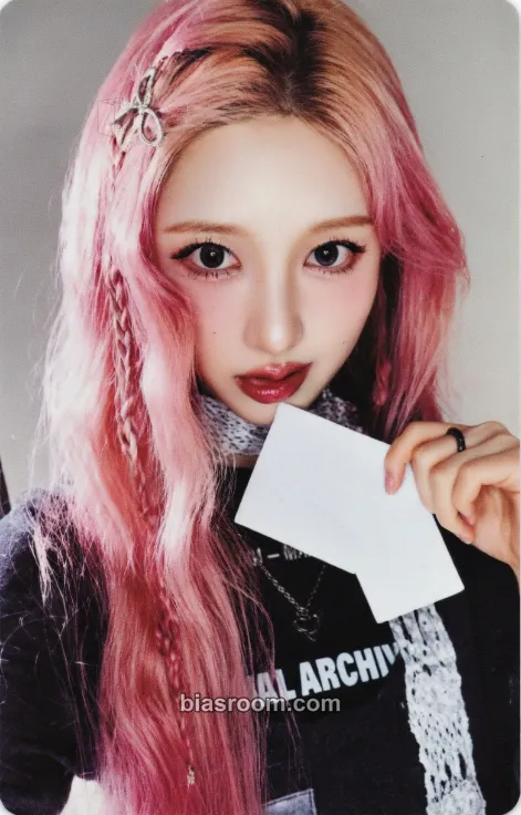 Gaeul REVIVE+ Photocard - IVE - IVE K-pop photocard