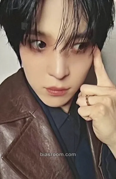 Yunho GOLDEN HOUR : Part.4 Photocard - ATEEZ - ATEEZ K-pop photocard