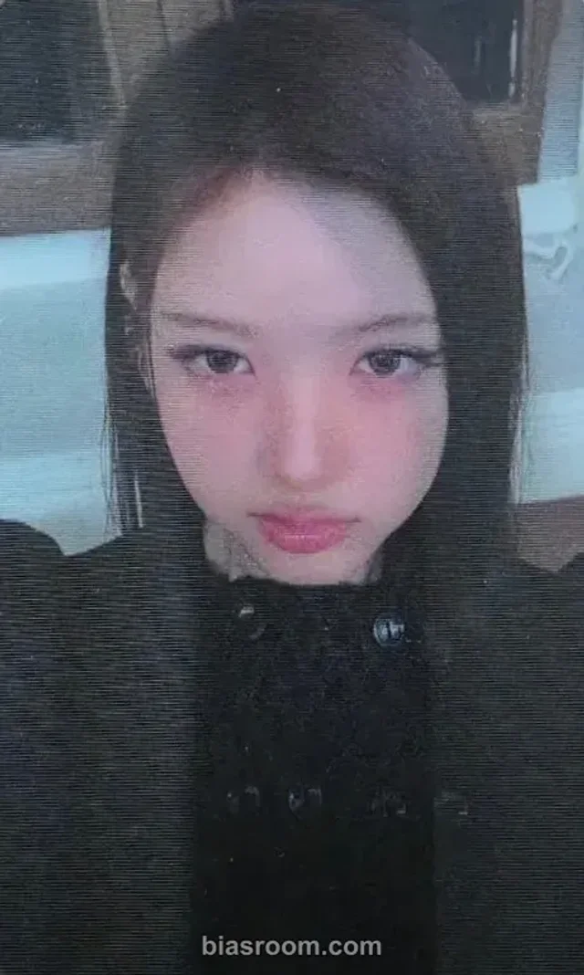 Baby DONT Cry - Yihyun - After Cry Album lenticular album photocard first press only
