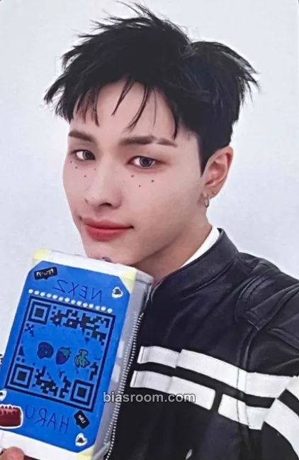 Haru One Bite Photocard - NEXZ | Bias Room