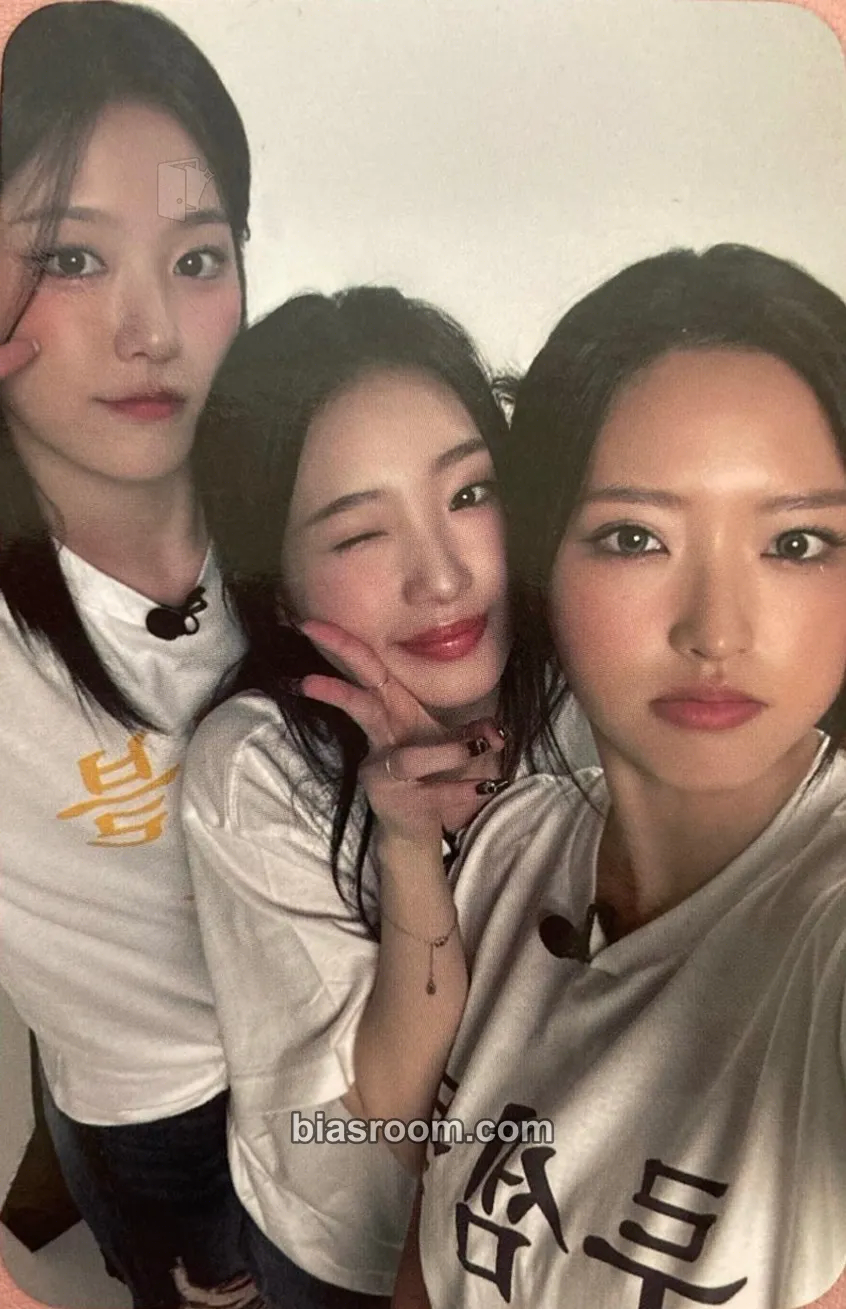 LOOSSEMBLE 2nd USA Tour: Up_Link Station Photocard - Loossemble - Loossemble K-pop photocard