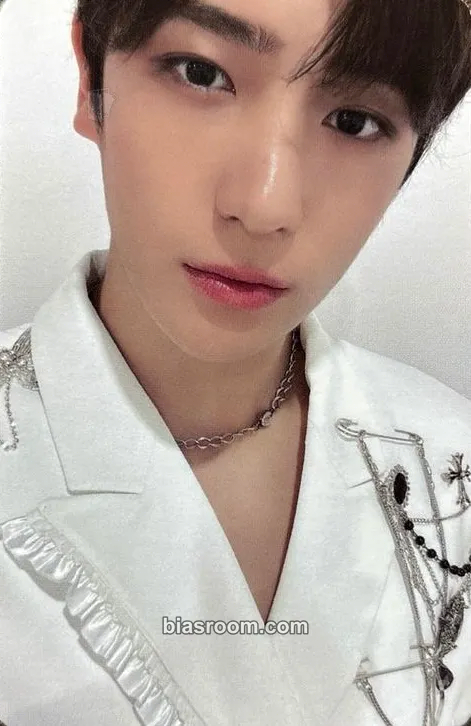 Hyunjae World Tour: The B-Zone Photocard - THE BOYZ - THE BOYZ K-pop photocard