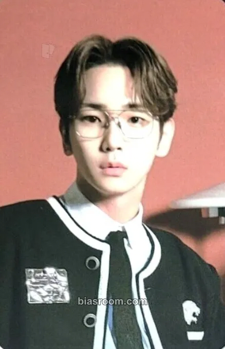 Key SHINee 2024 Season's Greetings Photocard - SHINee - SHINee K-pop photocard